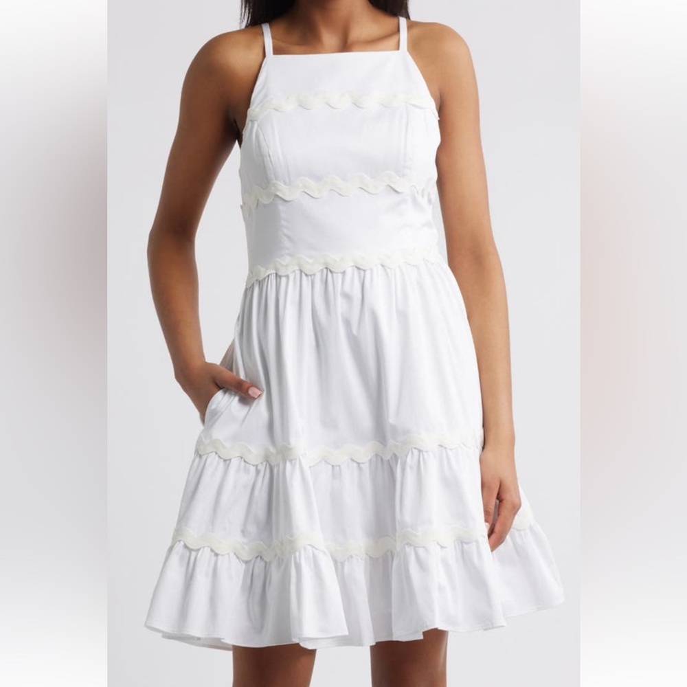 Lilly Pulitzer Angelynn dress in white - excellent condition. Sold out !!